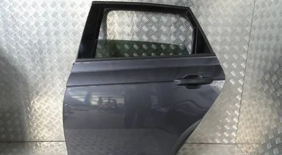Volkswagen Taigo Rear door