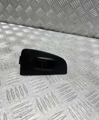 Toyota Avensis T250 Electric window control switch 7423105140