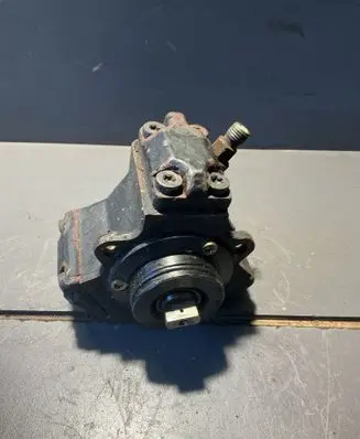Mercedes-Benz A W168 Fuel injection high pressure pump A6680700301 0445010015
