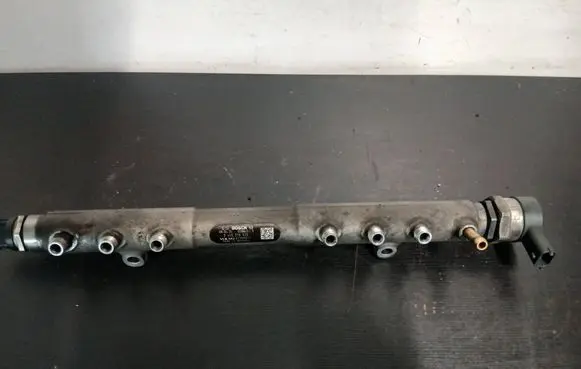 Volvo V70 Fuel main line pipe 0445215023 31259011