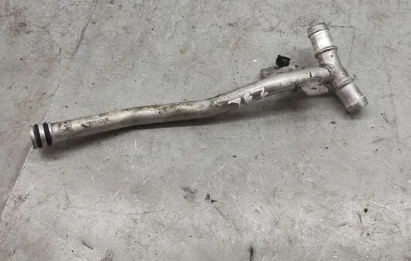Porsche Panamera (970) Engine coolant pipe/hose 94610606921