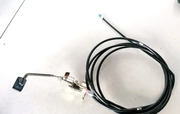 Nissan Primera Fuel tank opening switch 