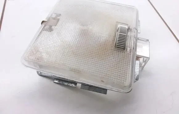 Audi 80 90 S2 B4 Front seat light 443947105D