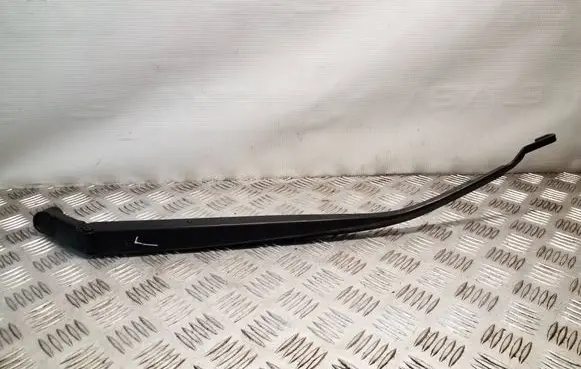 Toyota Auris E180 Front wiper blade arm