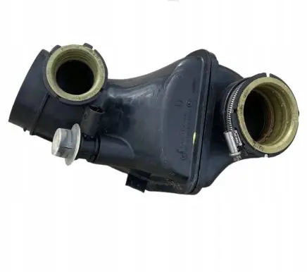 Mercedes-Benz GLA W156 Air intake hose/pipe A6510900409