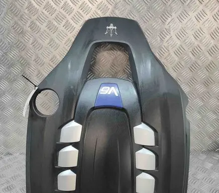 Maserati Ghibli Engine cover (trim) 670003410