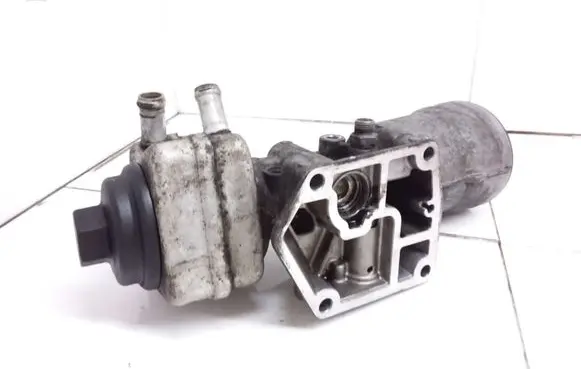 Skoda Octavia Mk2 (1Z) Oil filter mounting bracket 045115389K