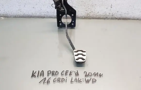 KIA Ceed Brake pedal