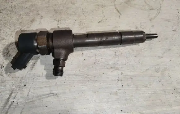 Fuel injector