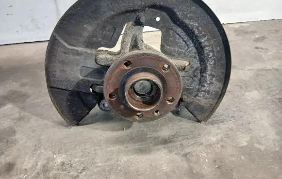 Volvo V60 Front wheel hub 6G913K170