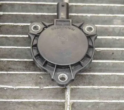 Mercedes-Benz GLK (X204) Turbo solenoid valve A2761560490