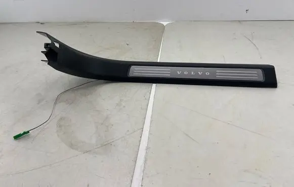 Volvo S90, V90 Front sill trim cover 31377616