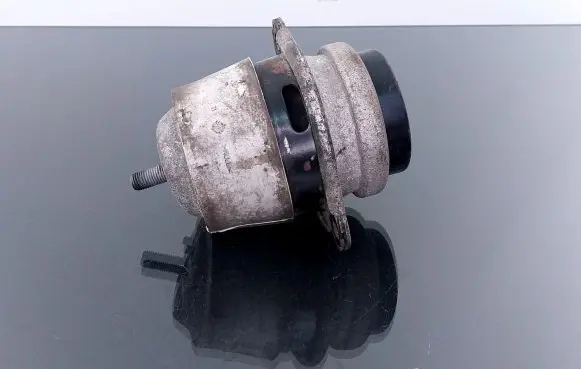 Engine mount bracket