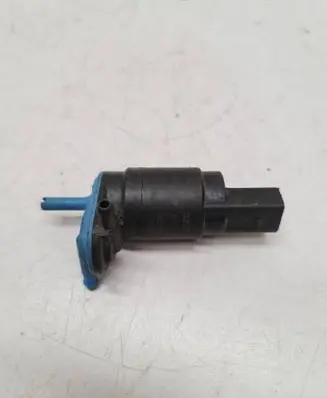 Volkswagen PASSAT B6 Windscreen/windshield washer pump 0290014 3010