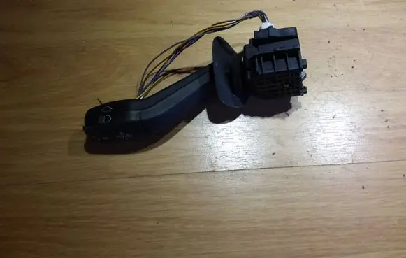 BMW 5 E39 Indicator stalk 8352172