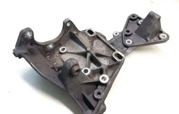 Volvo V70 Generator/alternator bracket 30731516