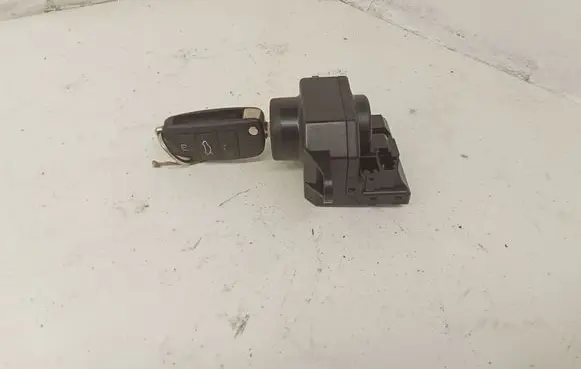 Audi Q7 4L Ignition lock 4F0910131E