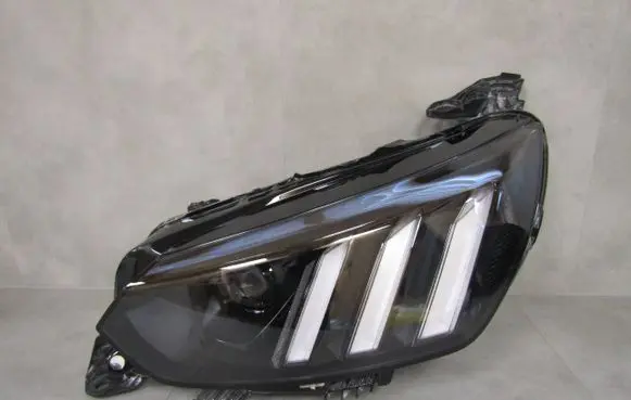 Peugeot 208 Headlight/headlamp 9850177680