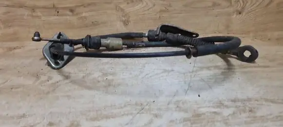 Gear shift cable linkage