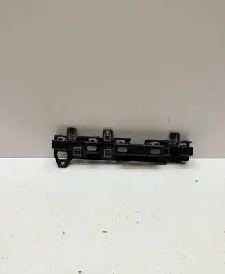 BMW 5 G30 G31 G38 Front bumper mounting bracket 7387342