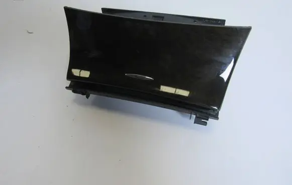 Mercedes-Benz CLS C219 Ashtray (front) 2118204075-merc1 2118204075