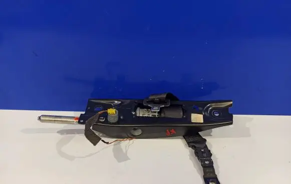 Volvo S80 Front seatbelt 39811479 39865060