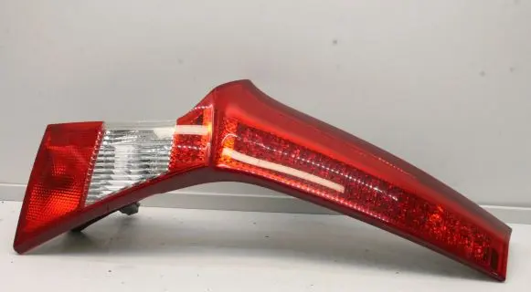Volvo XC70 Tailgate rear/tail lights