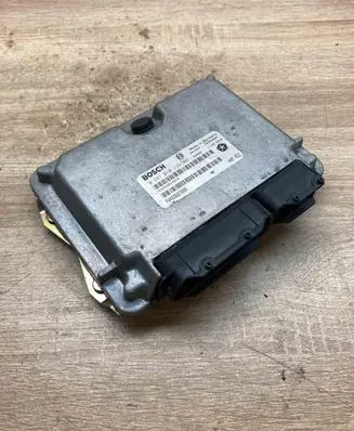 Chrysler Voyager Engine control unit/module ECU P04686870AA 0281010139