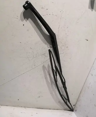 Chrysler 300 - 300C Front wiper blade arm