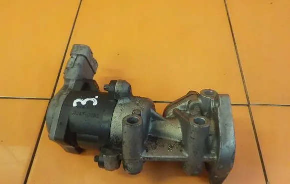 Land Rover Discovery 3 - LR3 EGR thermostat BJPMB