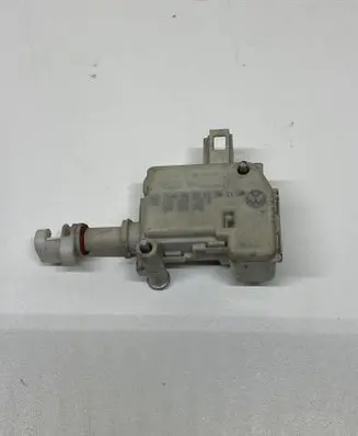 Volkswagen Golf IV Central locking motor 1J6810773A
