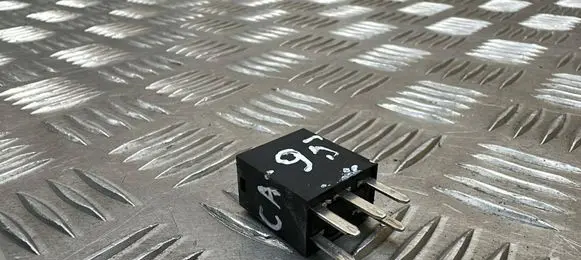 Opel Zafira C Other relay 13361779