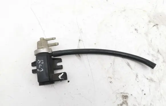 Audi A4 S4 B6 8E 8H Vacuum valve 1J0906627B