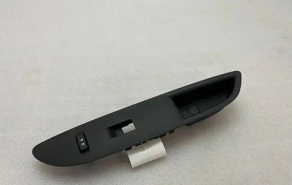 Buick Encore I Front door window switch trim 95025520
