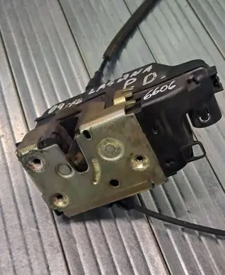 Renault Scenic II - Grand scenic II Front door lock