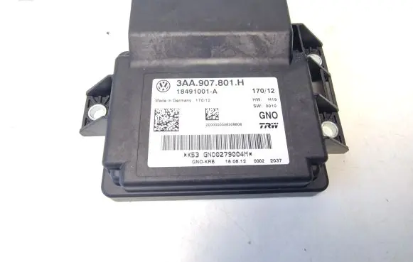 Volkswagen PASSAT B7 Hand brake control module 3AA907801H