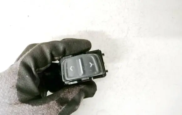 Dacia Sandero Electric window control switch 254214937R 10093716