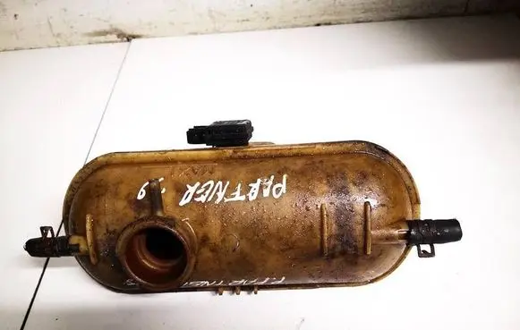 Coolant expansion tank/reservoir