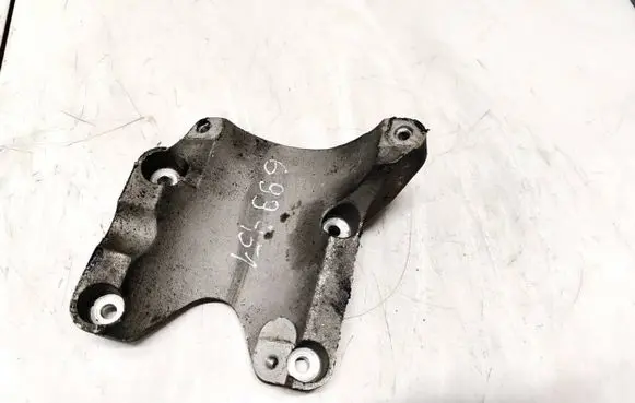 Audi A4 S4 B5 8D Engine mounting bracket 078260835e