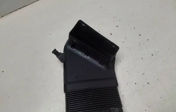 Audi A4 S4 B6 8E 8H Air intake duct part 8E0129617D
