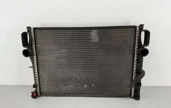 Mercedes-Benz CLS C219 Coolant radiator 2115000102