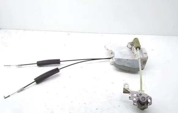 Honda CR-V Front door lock