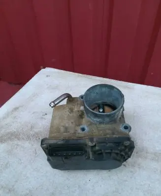 Toyota Yaris Throttle valve 2203021030 01025 6B12