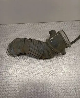 Mitsubishi Carisma Air intake hose/pipe MR258996