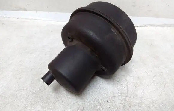 Vacuum air tank