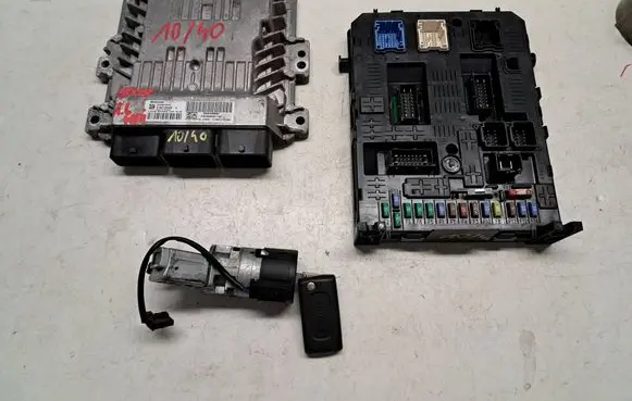 Engine ECU kit and lock set
