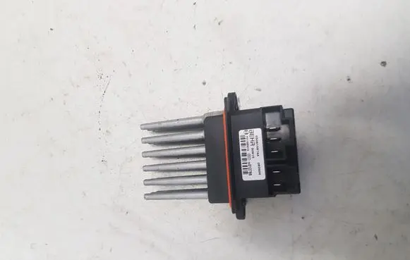 Chrysler 300 - 300C Heater blower fan relay 05061587AA G012766