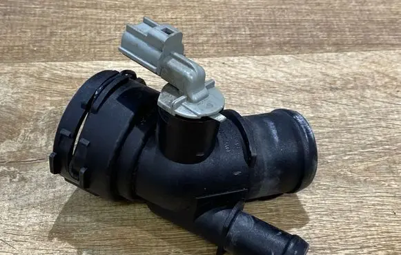 Jaguar F-Type Engine coolant pipe/hose 8W836A968AB 3250