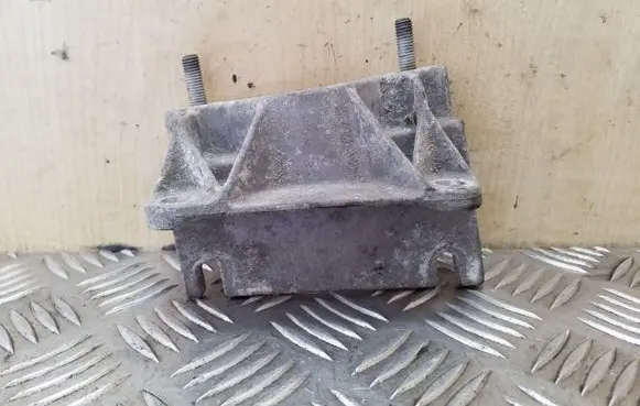 Other engine bay part