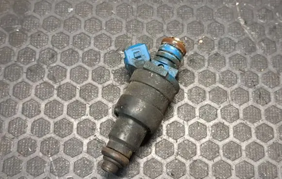 Volvo S70 V70 V70 XC Fuel injector 1389563